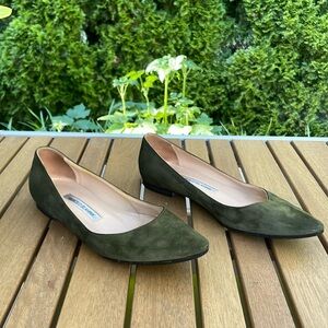 Manolo Blahnik Green Suede Pointed Toe Flats Size 7.5